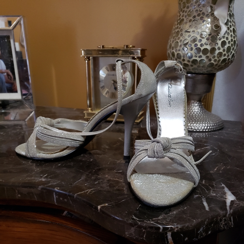 Heels - Picture 2 of 6